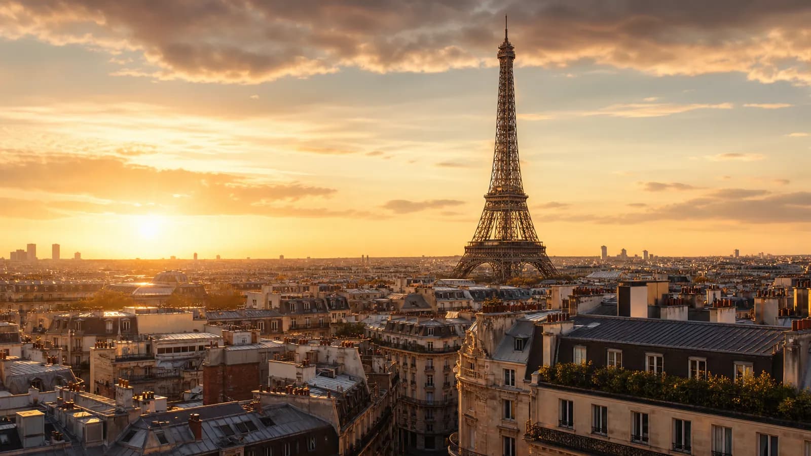 Paris, travel guide hero image