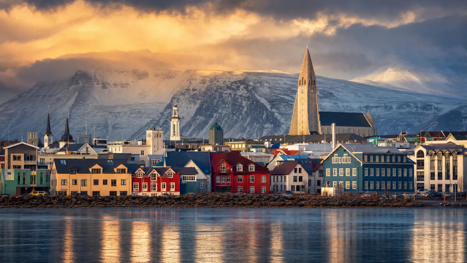 Reykjavík, travel guide hero image