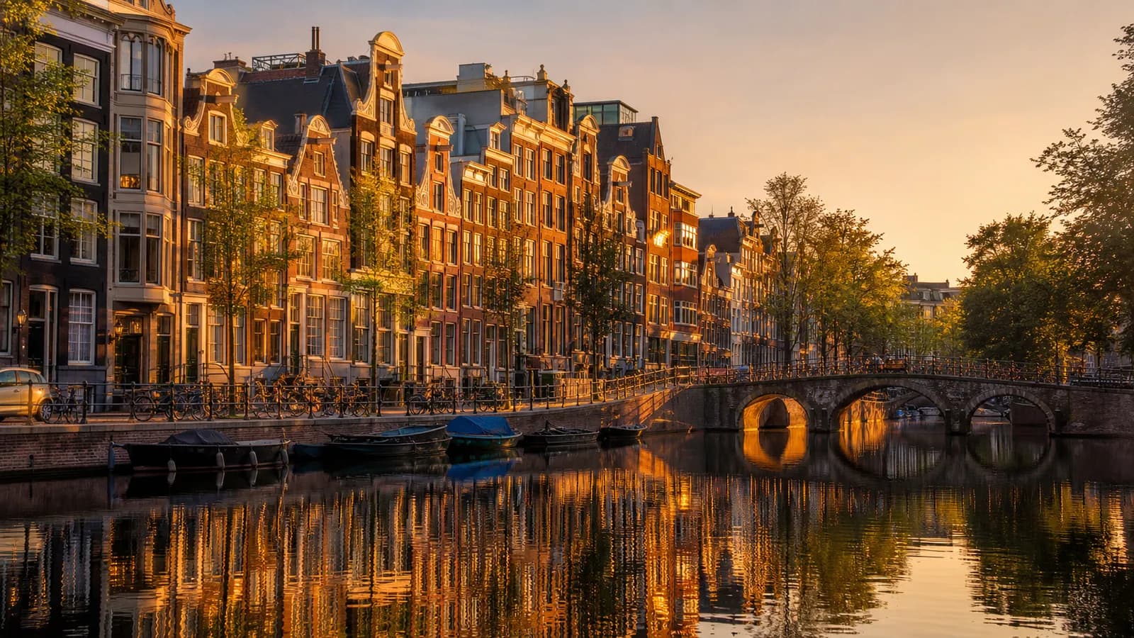 Amsterdam, travel guide hero image