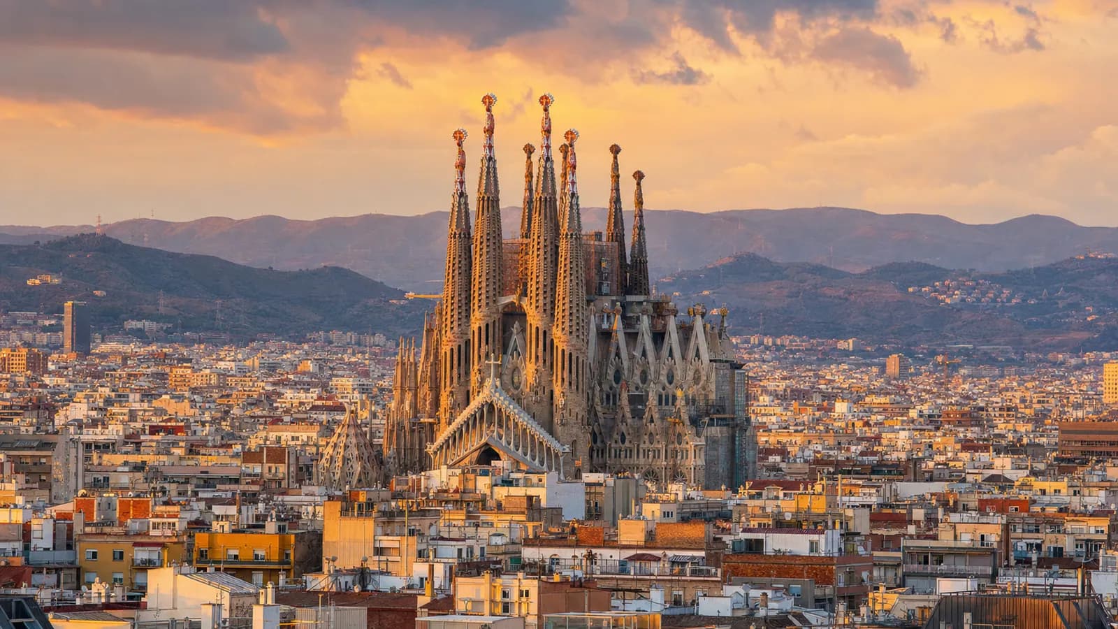 Barcelona, travel guide hero image